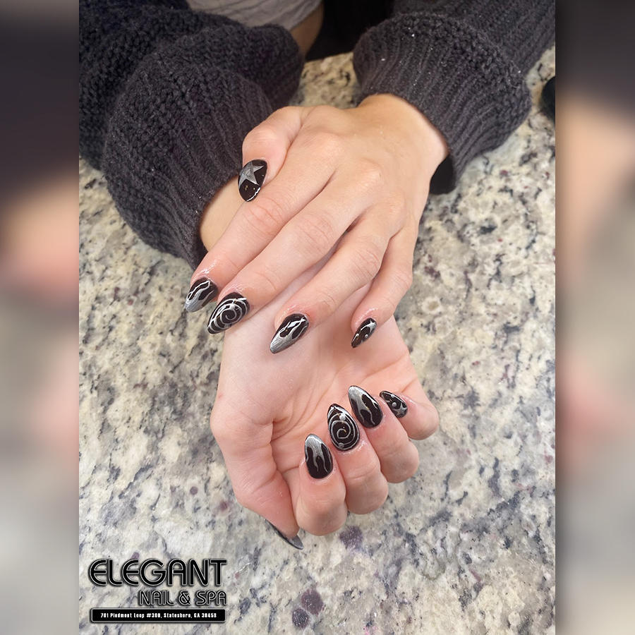 Minimalist nail design